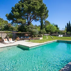 Oliver Moragues Grandhouse & Vineyard Spain